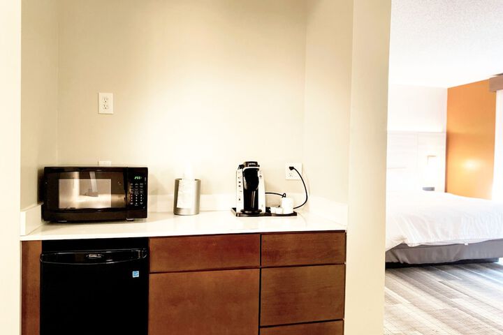 1 King Bed Suite (21 of 24)