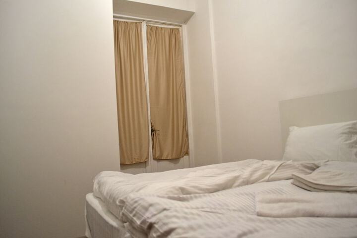 Room 33 of 131