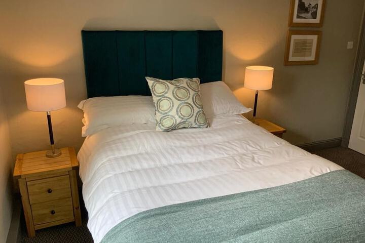 Room 10 of 32