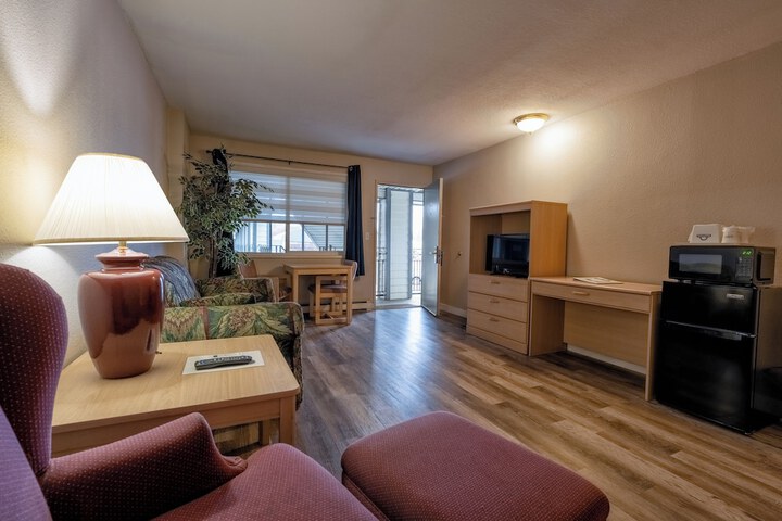 Room 7 of 16