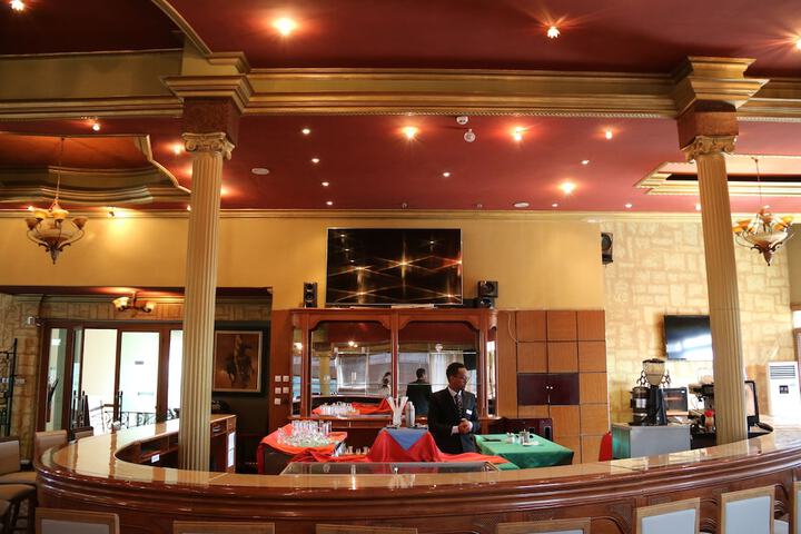 Sports bar