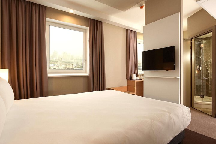 Room 19 of 47