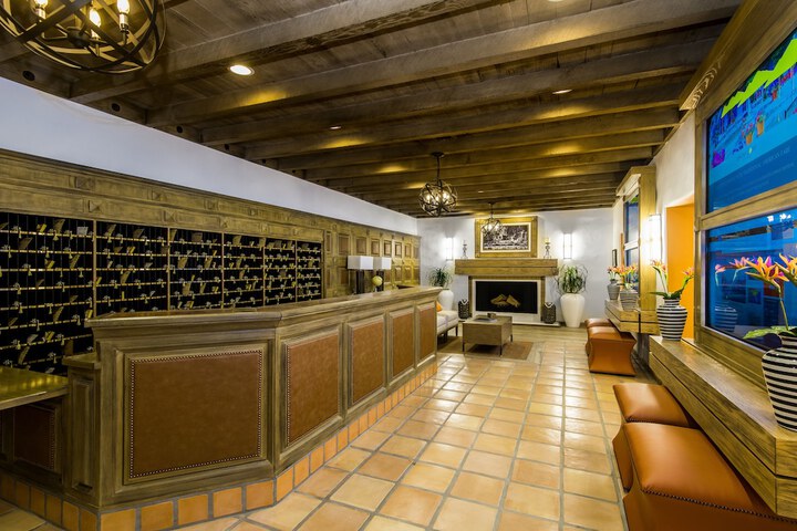 Concierge desk