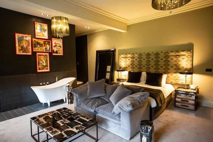 Room 3 of 51