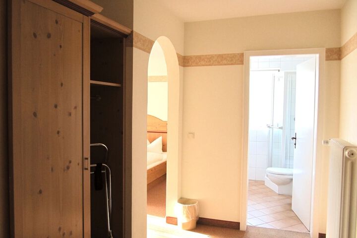 Room 2 of 42