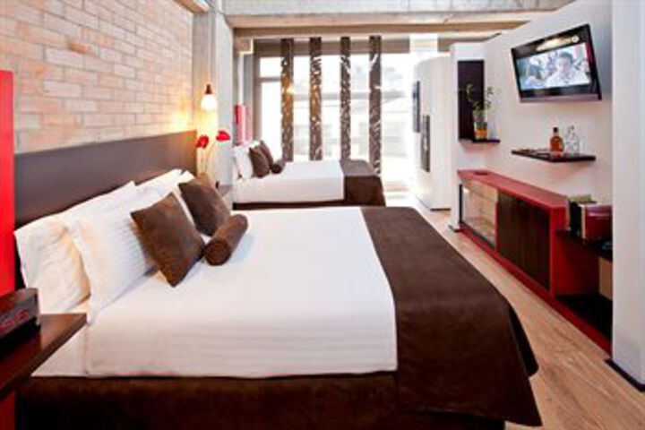 Hotel Suite Photo