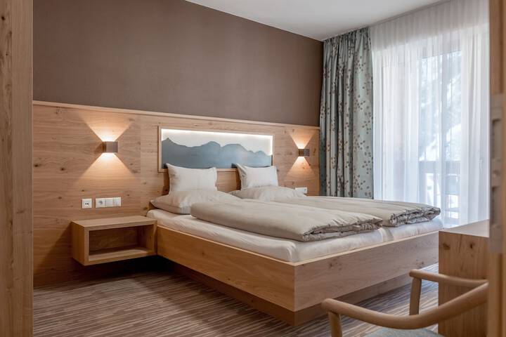 Room 8 of 38