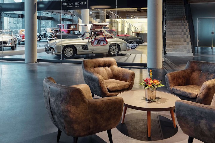 Entrance & Lobby