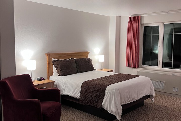 Room 32 of 69