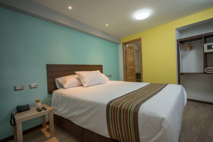 Room 8 of 32