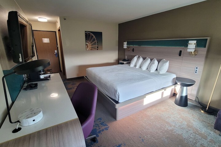 1 King Bed (9 of 15)