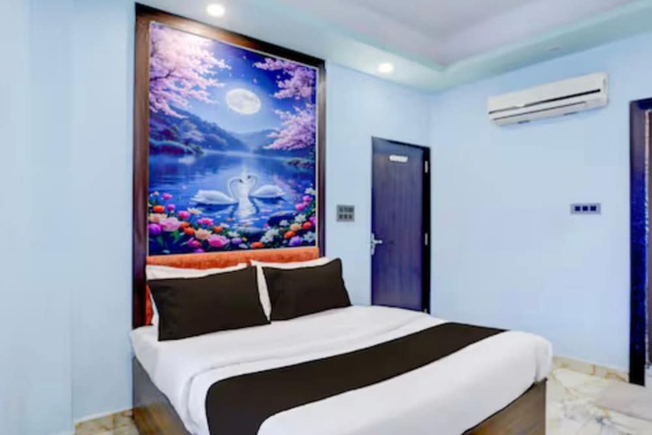 Room 3 of 7