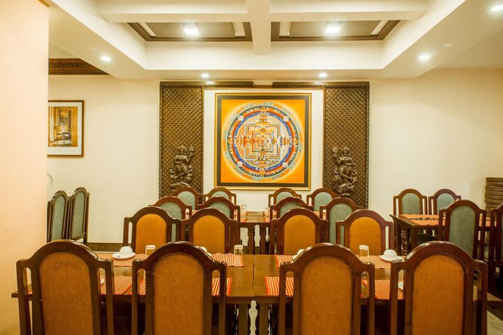 Dining 18 of 35