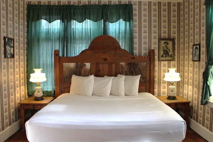 Room 38 of 51