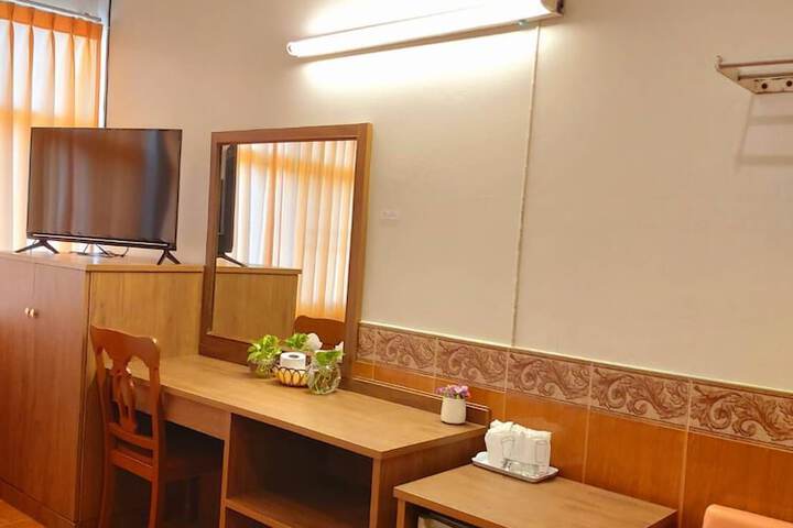 Room 22 of 38