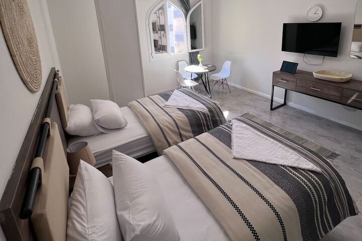 Room 5 of 25
