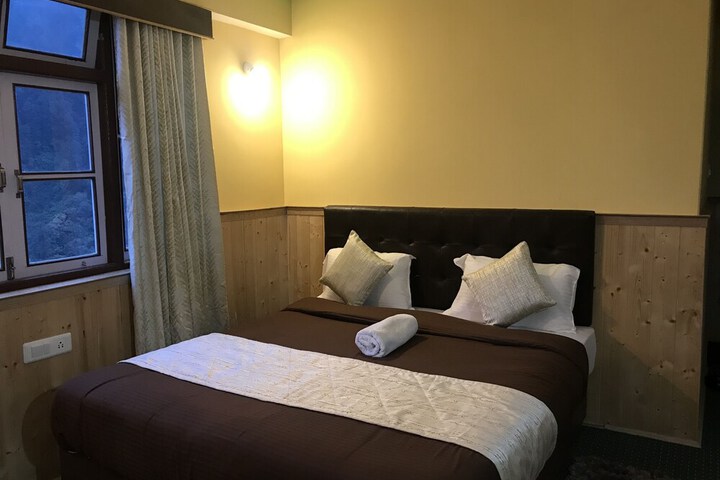Room 22 of 65