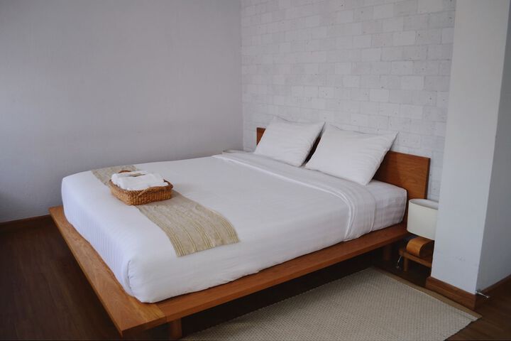 Room 7 of 24