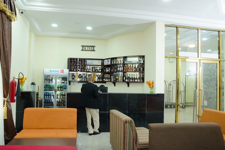 Lounge 47 of 62