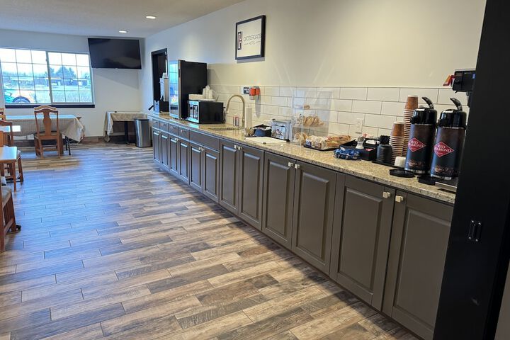 Breakfast/Coffee Service 29 of 32