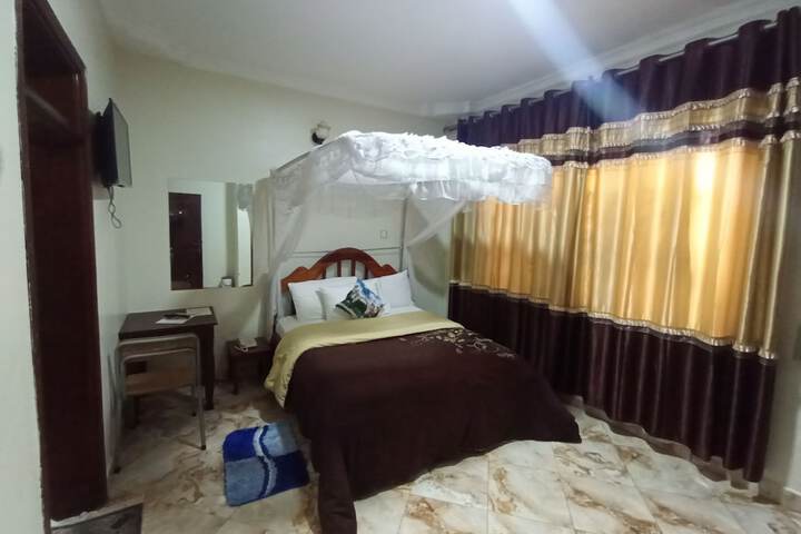 Room 22 of 76