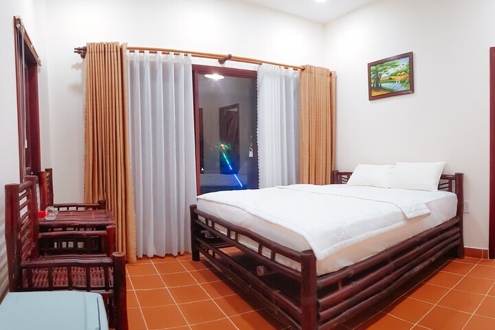 Room 4 of 53