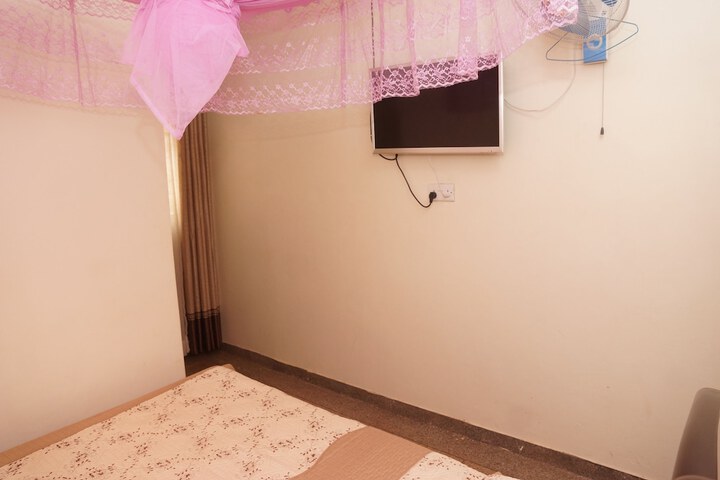 Room 16 of 44