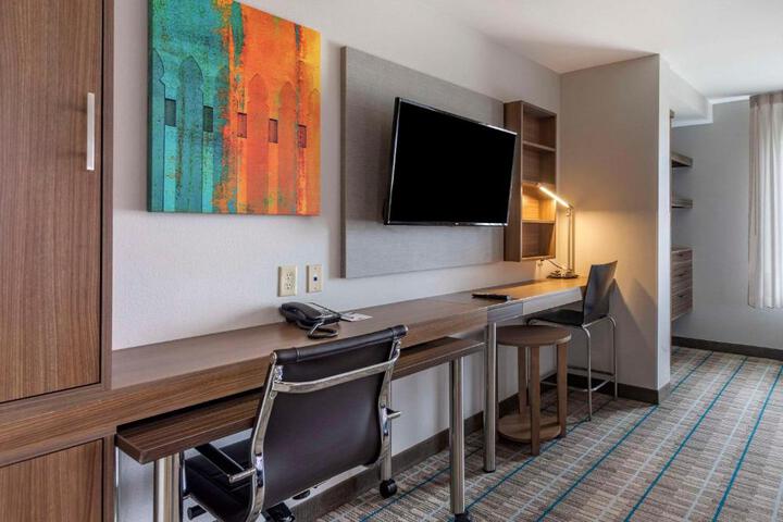 1 King Bed Suite (6 of 14)