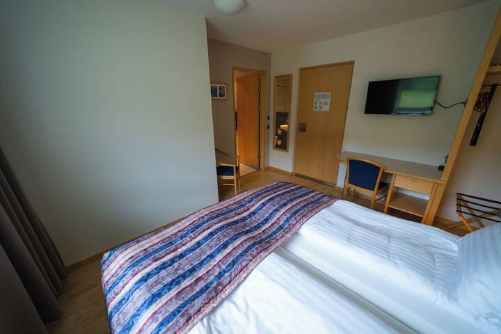 Room 18 of 74