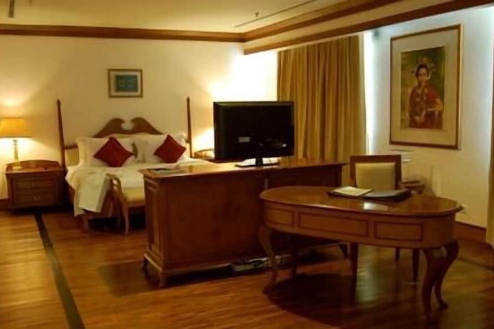 Room 8 of 21