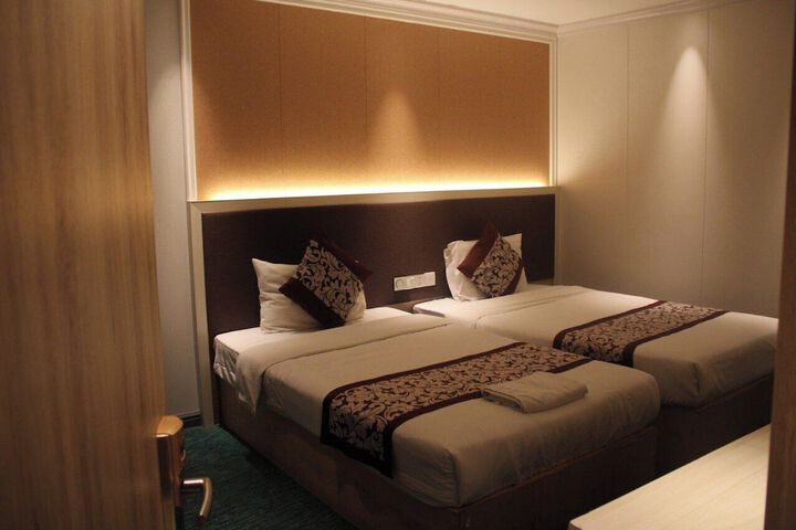 Room 3 of 6