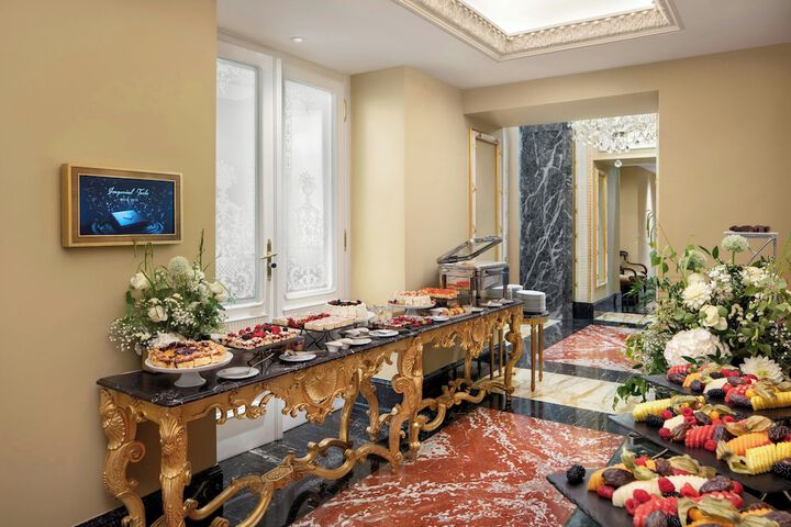Dining 139 of 238