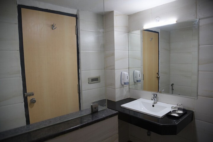 Room 47 of 74