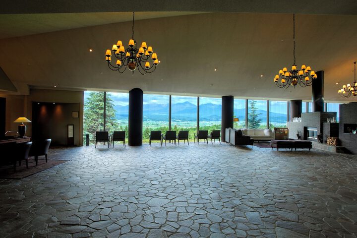 Entrance & Lobby