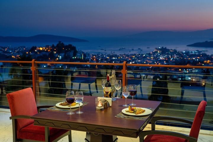 Dining 55 of 79