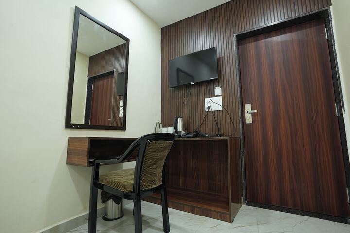 Room 16 of 27