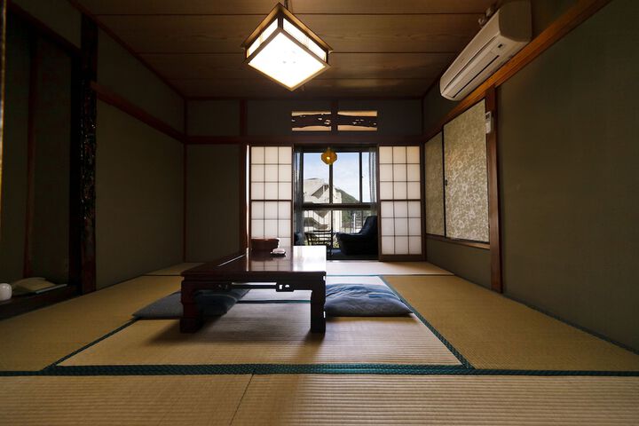 Room 9 of 31