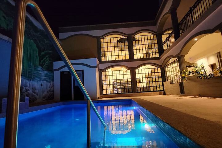 Pool 21 of 34