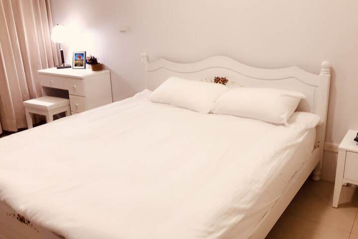 Room 3 of 6