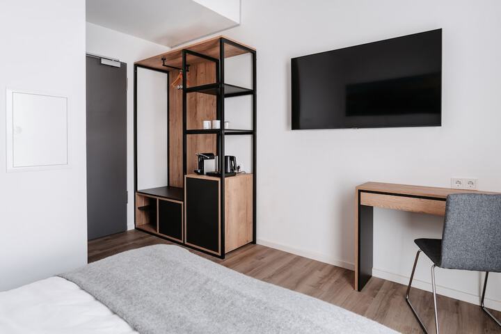 Room 44 of 86