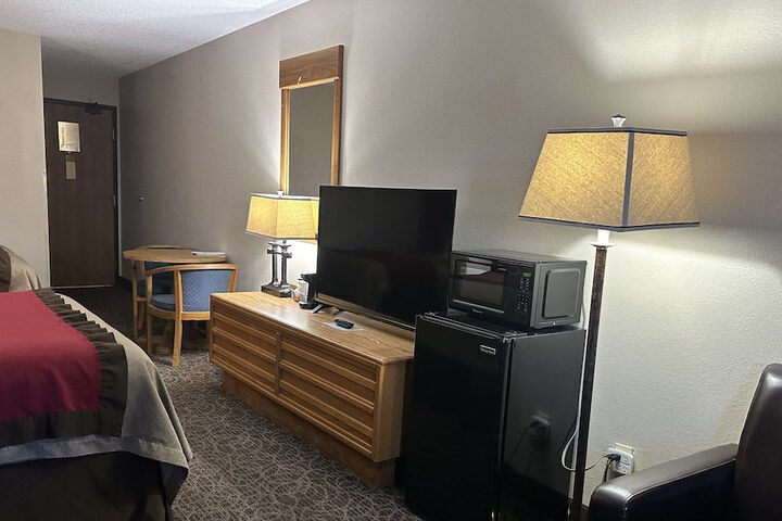 2 Double Beds (7 of 7)