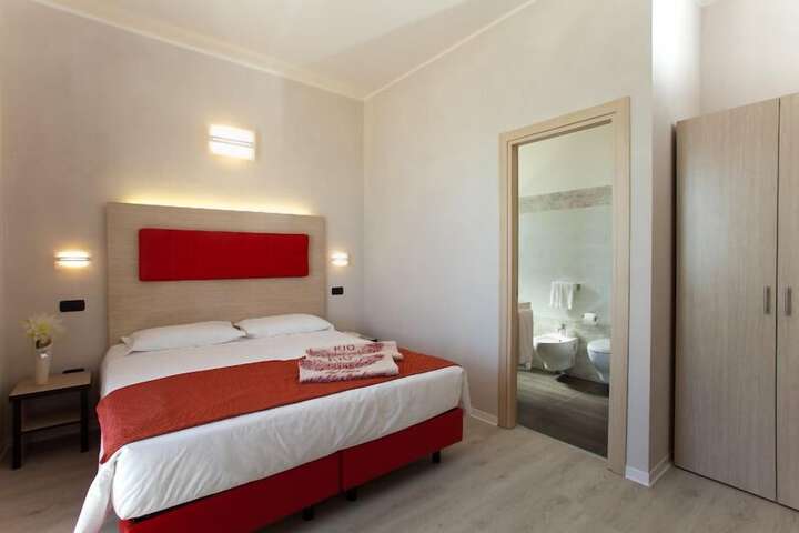 Room 11 of 29
