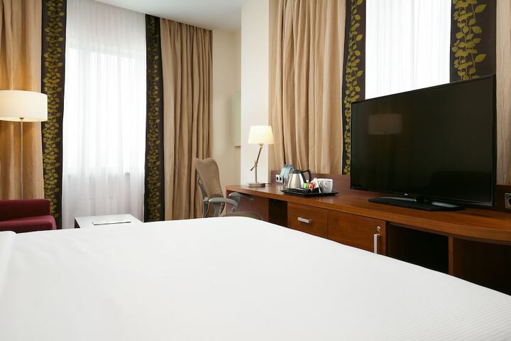 Room 9 of 92