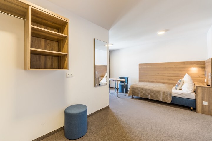 Room 3 of 42