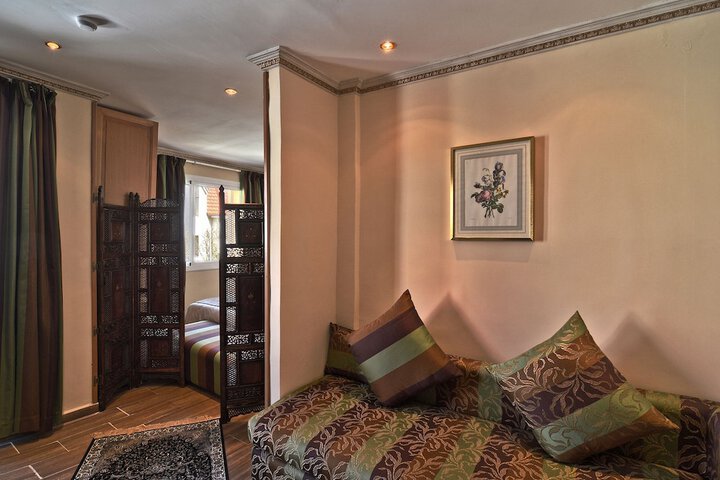 Room 8 of 14