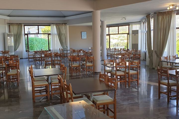 Dining Photos