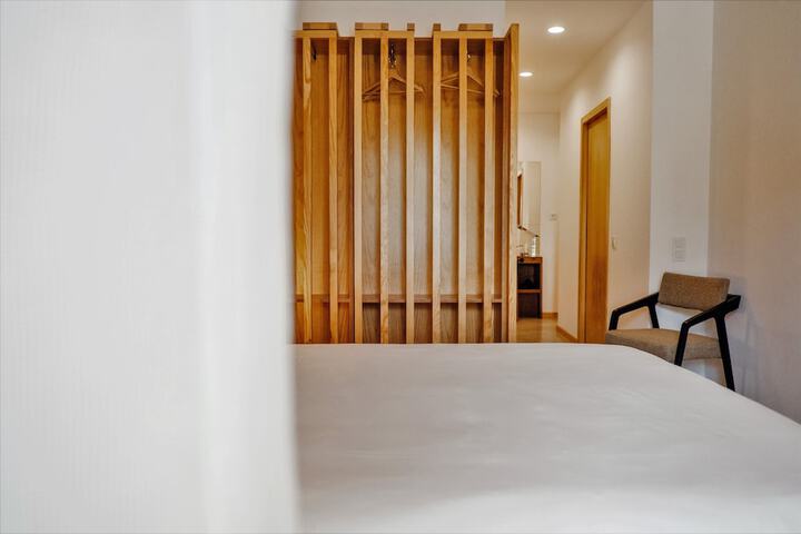 Room 4 of 72