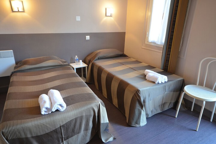Room 4 of 38