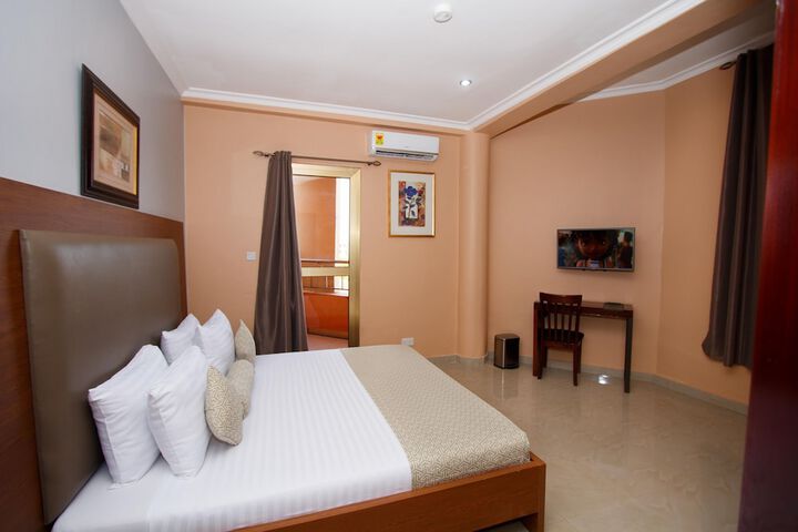 Room 4 of 44