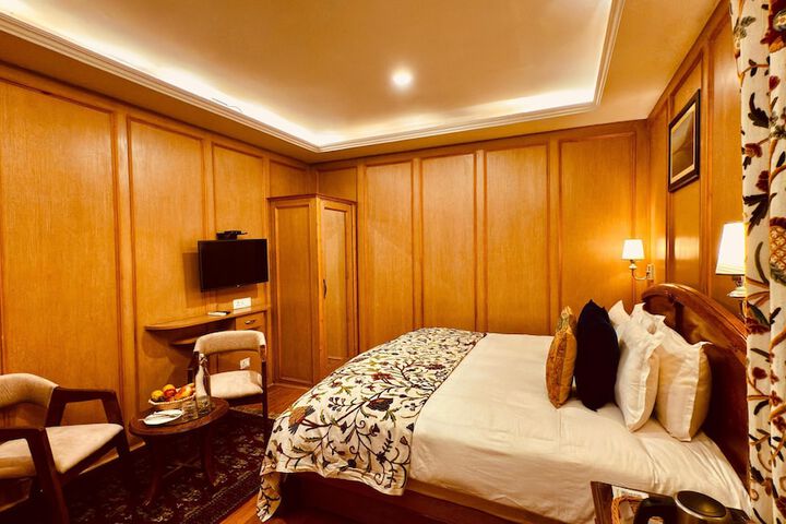 Room 5 of 47